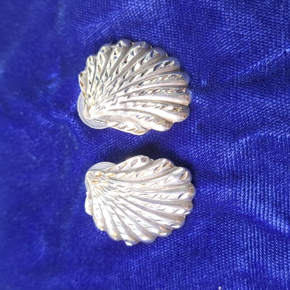 Sterling Silver Scallop Shell Post Earrings - Picture 10 of 10